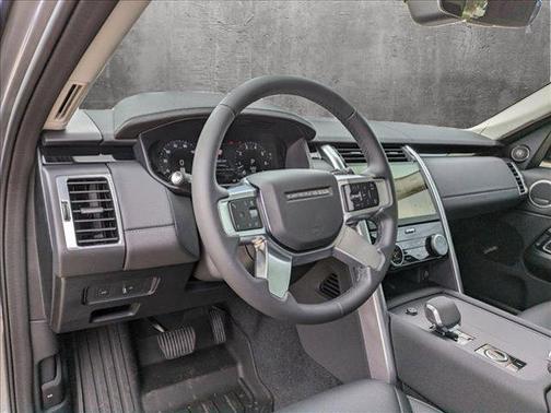 2024 Land Rover Discovery P300 S