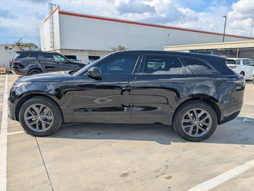 2026 Land Rover Range Rover Velar P250 SE R-Dynamic