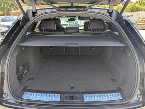 2026 Land Rover Range Rover Velar P250 SE R-Dynamic