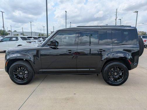 2025 Land Rover Defender 110 P400 X-Dynamic SE