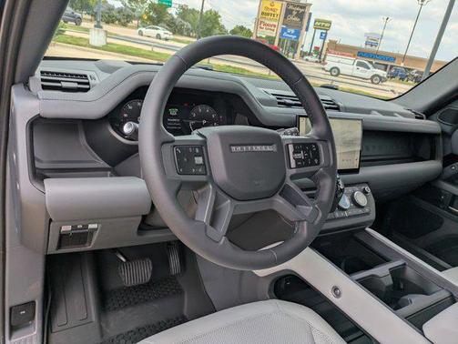 2025 Land Rover Defender 110 P400 X-Dynamic SE