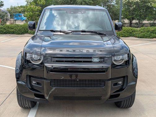 2025 Land Rover Defender 110 P400 X-Dynamic SE