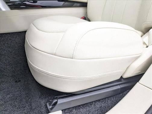 2025 Land Rover Range Rover P550e SE