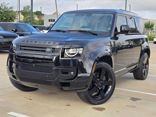 Santorini Black Metallic 2026 Land Rover Defender P400 X-Dynamic SE