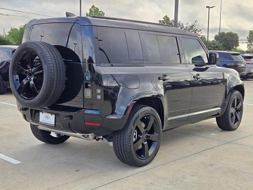 Santorini Black Metallic 2026 Land Rover Defender P400 X-Dynamic SE