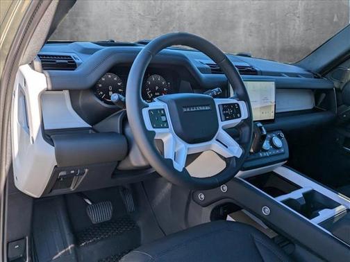 2025 Land Rover Defender 110 P400 X-Dynamic SE