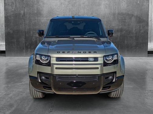 2025 Land Rover Defender 110 P400 X-Dynamic SE