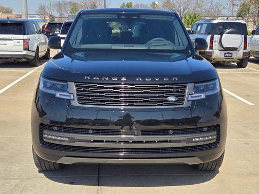 2026 Land Rover Range Rover P550e SE