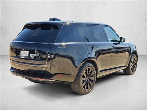2026 Land Rover Range Rover P550e SE