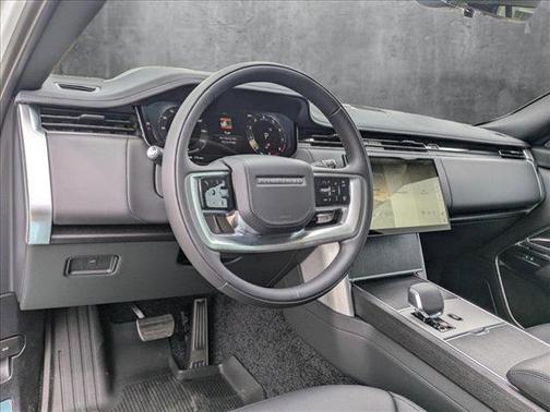2025 Land Rover Range Rover P530 SE