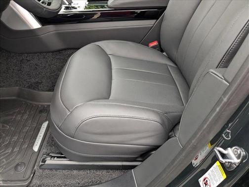 2025 Land Rover Range Rover P530 SE 7 Seat