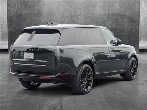 2025 Land Rover Range Rover P530 SE 7 Seat
