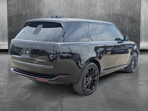 2025 Land Rover Range Rover P530 SE 7 Seat
