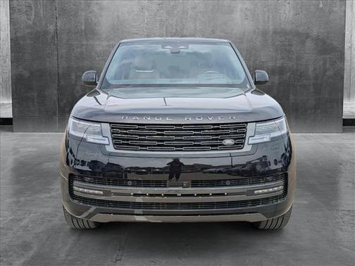 2025 Land Rover Range Rover P530 SE 7 Seat