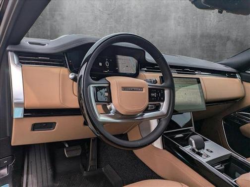 2025 Land Rover Range Rover P530 SE 7 Seat