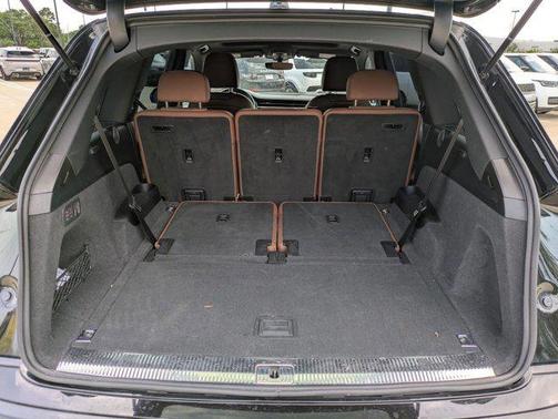 2022 Audi Q7 45 Premium Plus