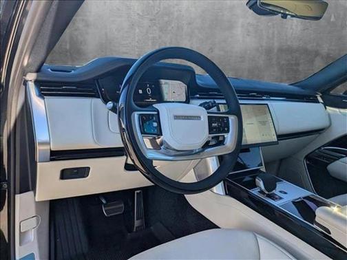 2025 Land Rover Range Rover P400 SE