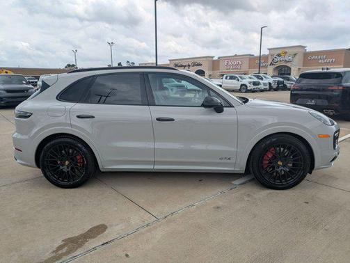 2021 Porsche Cayenne GTS