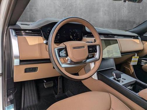 2025 Land Rover Range Rover P530 SE 7 Seat