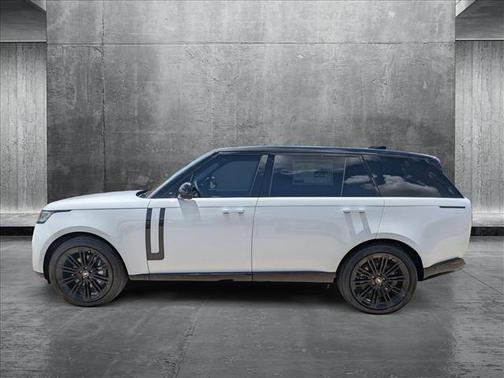 2025 Land Rover Range Rover P400 SE 7 Seat
