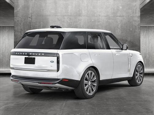 2025 Land Rover Range Rover P400 SE 7 Seat