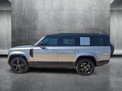2025 Land Rover Defender 130 P400 X-Dynamic SE
