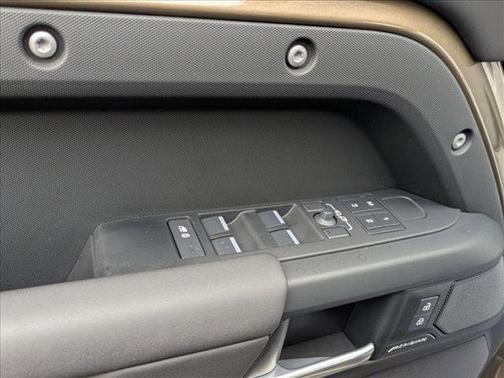 Gondwana Stone Metallic 2025 Land Rover Defender 110 P300