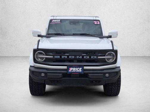 Oxford White 2023 Ford Bronco Outer Banks