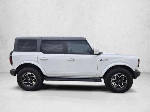 Oxford White 2023 Ford Bronco Outer Banks