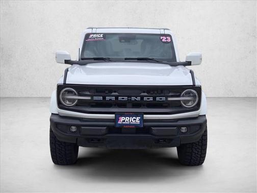 Oxford White 2023 Ford Bronco Outer Banks