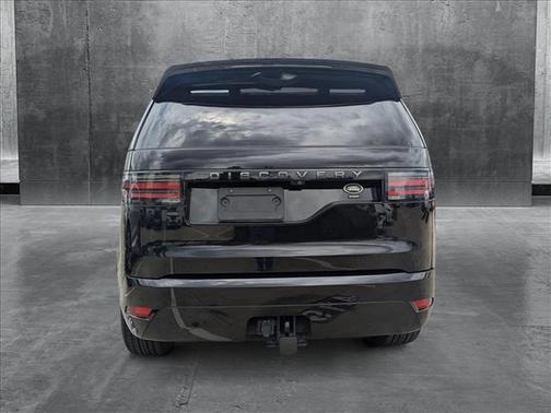 2022 Land Rover Discovery P360 S R-Dynamic