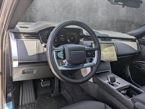 2025 Land Rover Range Rover P530 SE