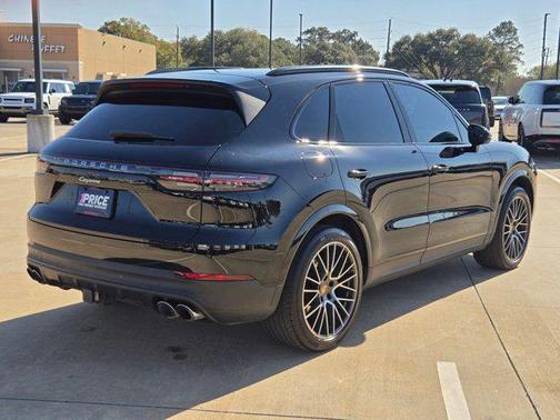 2023 Porsche Cayenne Cayenne