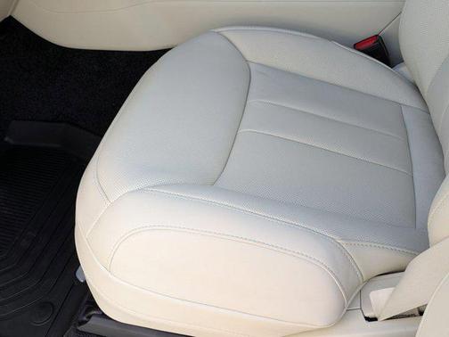 2025 Land Rover Range Rover P530 SE 7 Seat