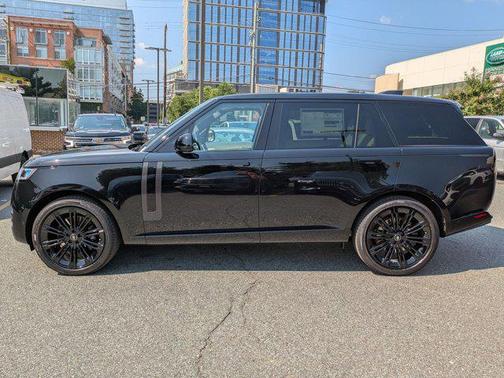 2025 Land Rover Range Rover P530 SE 7 Seat