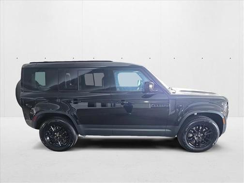 2025 Land Rover Defender 110 P400 S