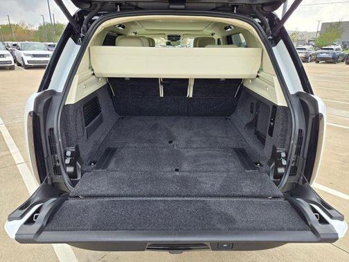 2023 Land Rover Range Rover SV