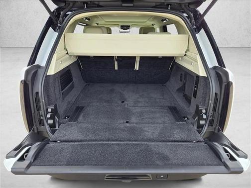 2023 Land Rover Range Rover SV