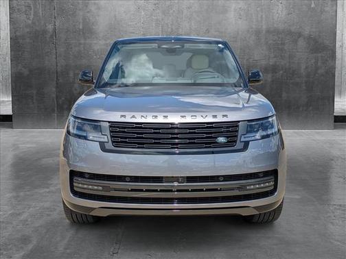 2025 Land Rover Range Rover P530 SE