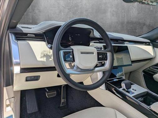 2025 Land Rover Range Rover P530 SE