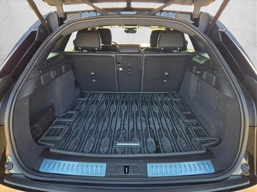 2026 Land Rover Range Rover Velar P400 Dynamic SE