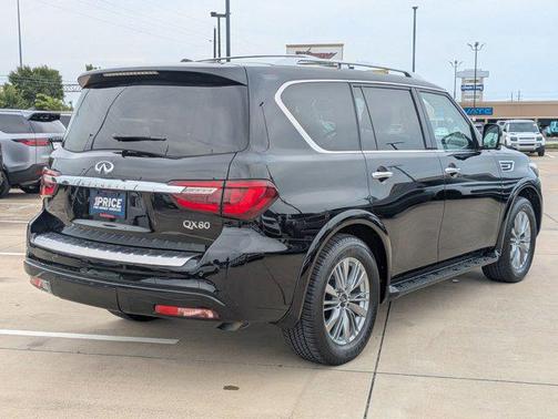2021 INFINITI QX80 Luxe