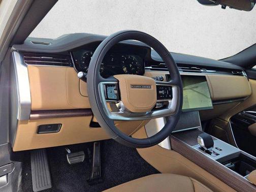Fuji White 2026 Land Rover Range Rover P530 SE