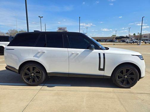 2023 Land Rover Range Rover P530 SE