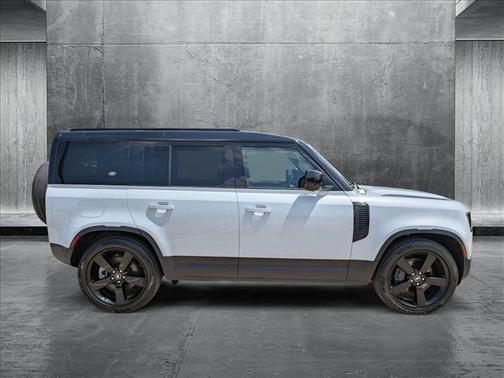 2022 Land Rover Defender 110 S