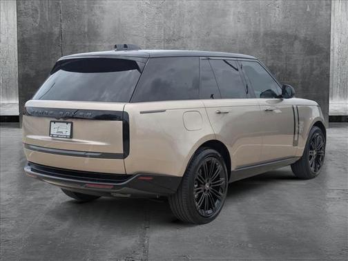 2025 Land Rover Range Rover P400 SE