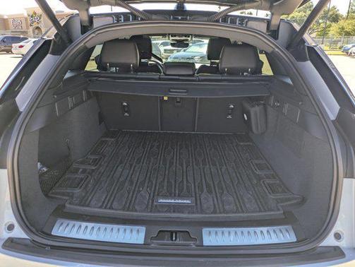 2025 Land Rover Range Rover Velar P400 Dynamic SE