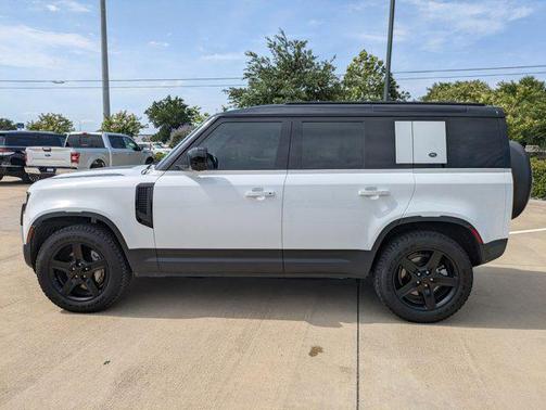 2023 Land Rover Defender 110 SE