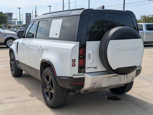 2023 Land Rover Defender 110 SE