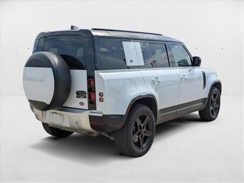 2023 Land Rover Defender 110 SE
